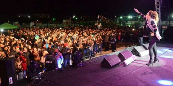 IŞIN KARACA ÇORLU’YU ŞARKILARIYLA ISITTI