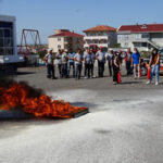 BELEDİYE PERSONELİNE YANGIN KONUSUNDA PRATİK VE TEORİK EĞİTİMLER VERİLDİ