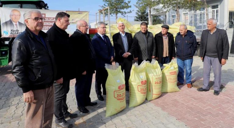 77400 KG GÜBRE DAĞITIMI YAPTI