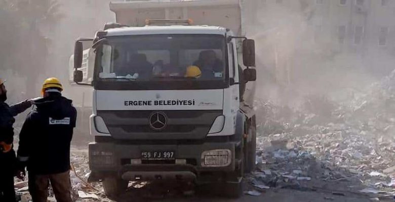 ERGENE BELEDİYESİ İŞ MAKİNELERİ DEPREM BÖLGESİNDE