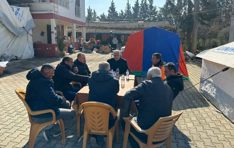 KIZILAY’I BİTİRDİLER ÇADIR SORUNU BÜYÜYOR