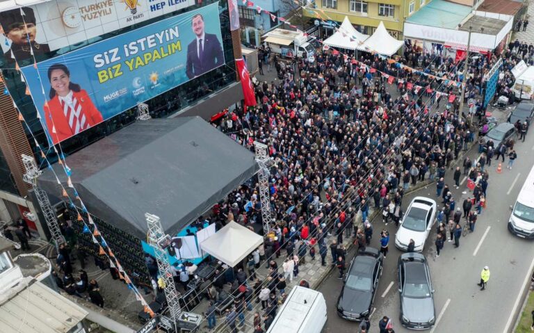 MÜGE YILDIZ TOPAK’TAN MUHTEŞEM MİTİNGE TEŞEKKÜR