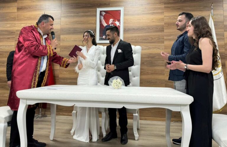 BAŞKANIN İLK NİKAH HEYECANI
