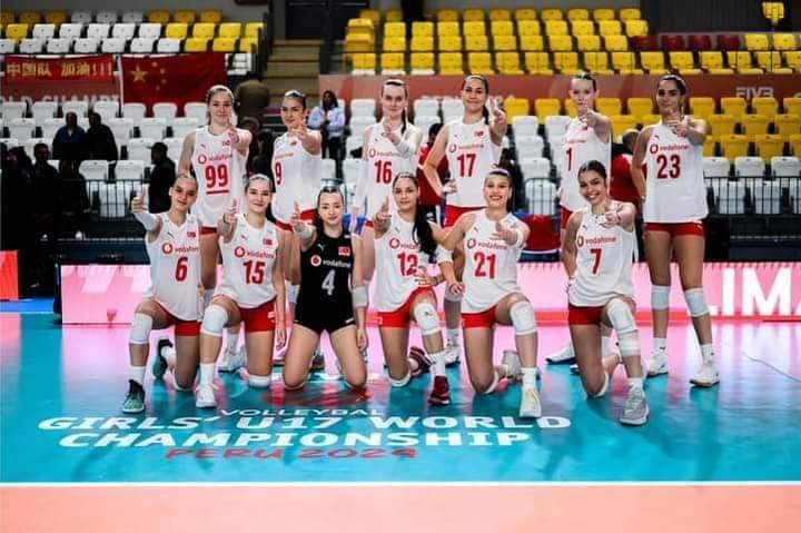Henüz 14 yaşında Cumhuriyet tarihinin en genç CEV finali oynayan