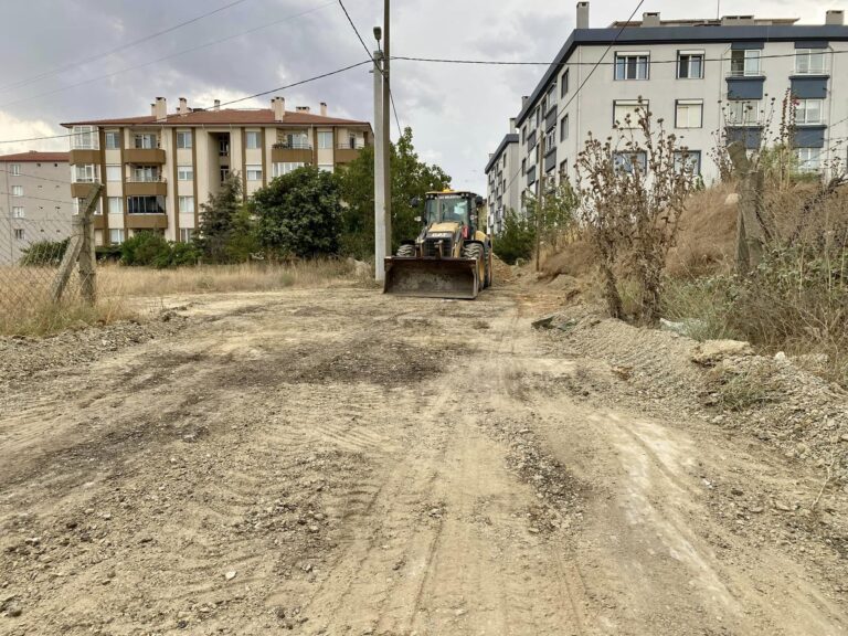 2 BİN 300 METREKARE KİLİT PARKE TAŞI DÖŞENECEK