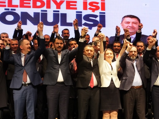 BAKAN MURAT KURUM ÇORLU’DA KESENİN AĞZINI AÇTI