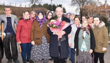 BAŞKAN KADİR ALBAYRAK’A VATANDAŞLARDAN SEVGİ SELİ