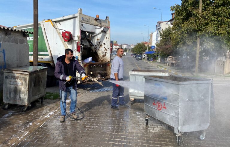 BÜYÜKYONCALI’DA ÇÖP KONTEYNERLERİ DEZENFEKTE EDİLDİ