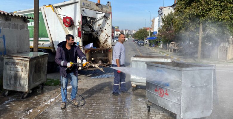 BÜYÜKYONCALI’DA ÇÖP KONTEYNERLERİ DEZENFEKTE EDİLDİ