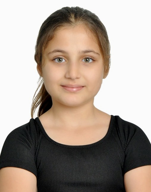 Şura Sarıkaya yazar fotoğrafı