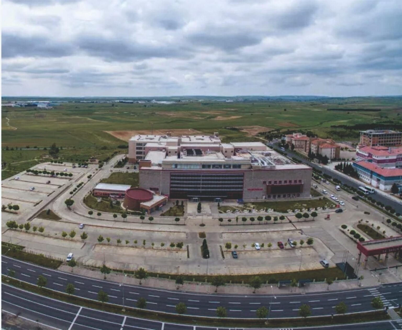 ÇORLU’YA 300 YATAKLI EK HASTANE MÜJDESİ 