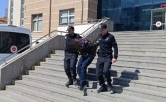 3 KİŞİYE ÇARPAN OTOMOBİLİN SÜRÜCÜSÜ TUTUKLANDI