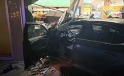 ÇERKEZKÖY’DE FECİ KAZA: OTOMOBİL 3 YAYAYA ÇARPARAK MARKETE DALDI