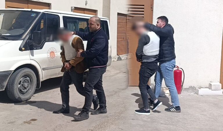 CİNAYET ŞÜPHELİLERİ HAKİM KARŞISINA ÇIKARILDI