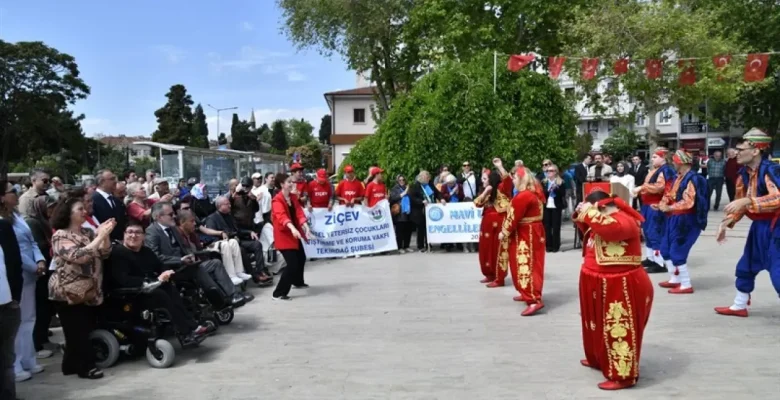 TEKİRDAĞ’DA ENGELLİLER HAFTASI TÖRENLE KUTLANDI