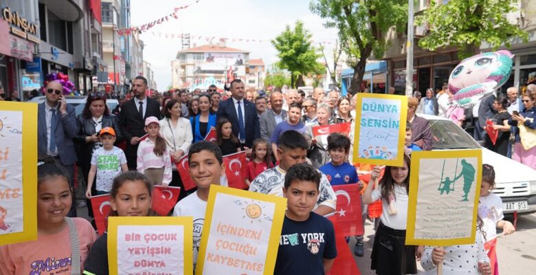 SARAY’DA ÇOCUKLAR EĞLENCEYE DOYDU