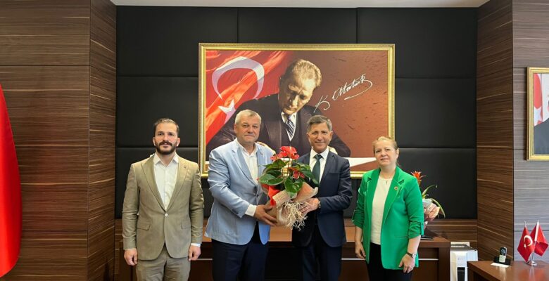 AK PARTİ ÇORLU İLÇE YÖNETİMİNDEN YENİ KAYMAKAMA ZİYARET