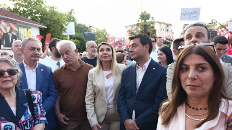 AK PARTİ’YE RESTİ ÇEKTİ