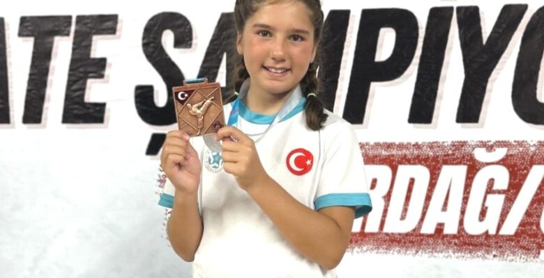 ASYA ÖNEL TÜRKİYE ÜÇÜNCÜSÜ OLDU