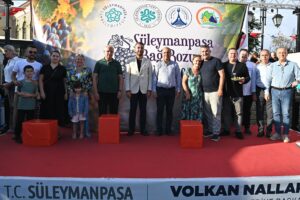 BAĞBOZUMU ŞENLİĞİ SARMA YARIŞMASI İLE RENKLENDİ
