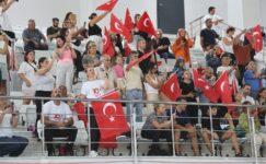 ZAFER BAYRAMI MİNİK SPORCULARIN COŞKUSU İLE TAÇLANDI