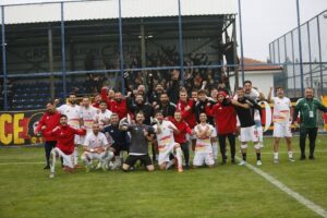 YÖNETİM TAKIM TARAFTAR ŞAMPİYONLUĞA KENETLENDİ