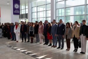 ÇİFT KANATLI AKADEMİSYENLER SERGİSİ AÇILDI