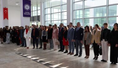 ÇİFT KANATLI AKADEMİSYENLER SERGİSİ AÇILDI