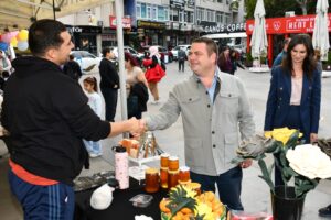 KIZ ÇOCUKLARI GÖNLÜNCE EĞLENDİ