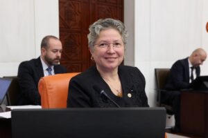 MECLİS DE ÖĞRETMENLERİN SESİ OLDU