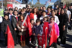 UMUTLA DOLU YARINLARIMIZI KUTLUYORUZ