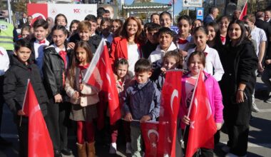 UMUTLA DOLU YARINLARIMIZI KUTLUYORUZ