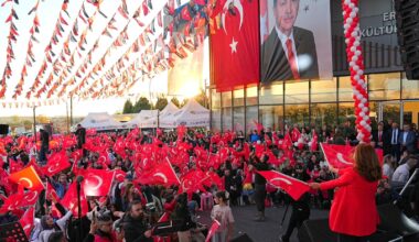 CUMHURİYETİN IŞIĞIYLA AYDINLANIYORUZ, GURURLA YÜRÜYORUZ!