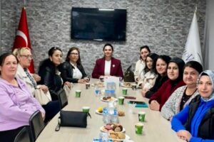 HER ÇOCUK SICAK BİR ADIMI HAK EDİYOR