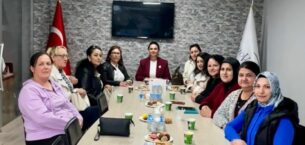 HER ÇOCUK SICAK BİR ADIMI HAK EDİYOR