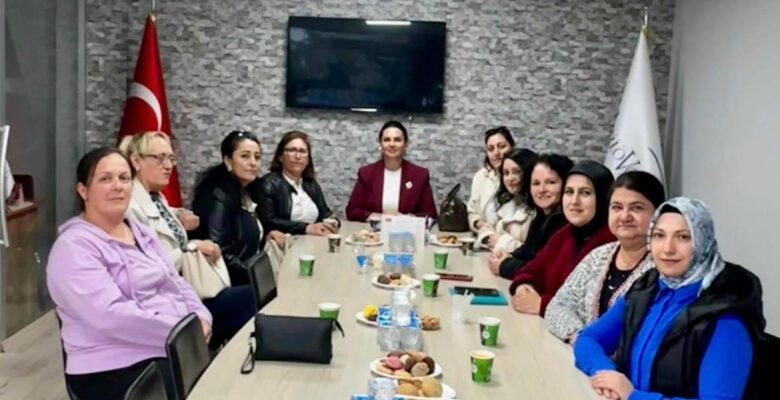 HER ÇOCUK SICAK BİR ADIMI HAK EDİYOR