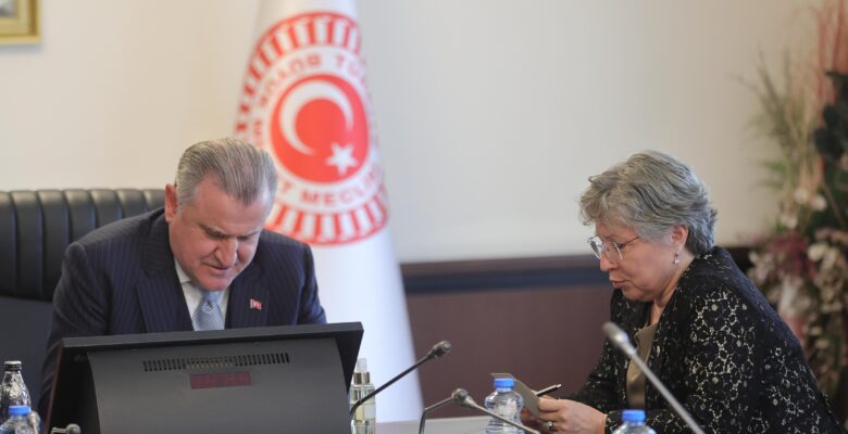 TEKİRDAĞ’IN ACİL İHTİYAÇLARINI BAKAN İLE BİRE BİR KONUŞTU