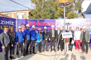 ESENLER MAHALLESİ DOĞALGAZA KAVUŞTU!