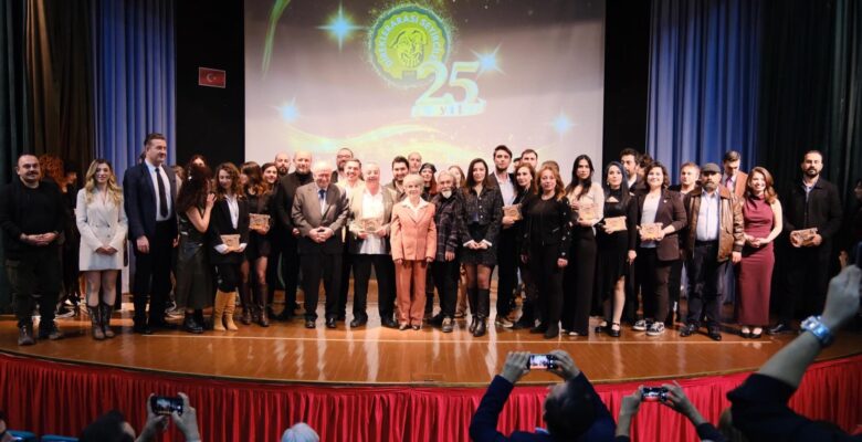 ÇİFTE ZAFERLE DÖNDÜLER