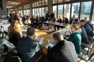 KAYMAKAM HALKA GÖRMEK İSTEDİĞİ GERÇEK DEVLETİNİ GÖSTERİYOR