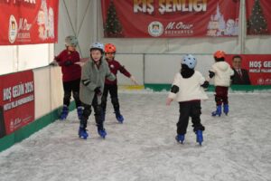 ONUR BAŞKAN DAN ÇOÇUKLARA YEN YIL HEDİYESİ