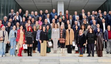 EGO YOK  KİBİR YOK  SİYASİ ŞOV YOK