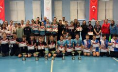 OKUL SPORLARI BADMİNTON ŞAMPİYONASI ÇORLU DA YAPILDI