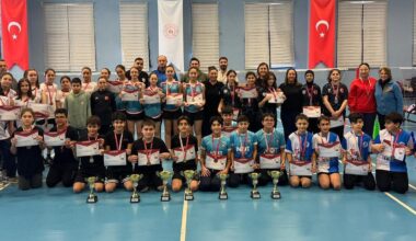 OKUL SPORLARI BADMİNTON ŞAMPİYONASI ÇORLU DA YAPILDI