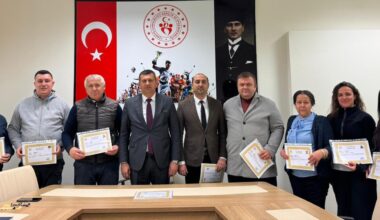 KAYMAKAM NİYAZİ ERTEN ÖDÜLLENDİRDİ