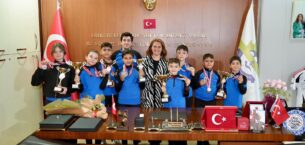 BAŞARILI SPORCULARDAN BAŞKAN MÜGE YILDIZ TOPAK’A ZİYARET!