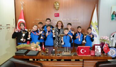 BAŞARILI SPORCULARDAN BAŞKAN MÜGE YILDIZ TOPAK’A ZİYARET!