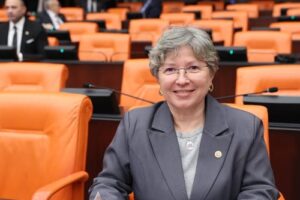 MİLLETVEKİLİ NURTEN YONTAR DMD HASTASI GÖKALP’E BÜYÜK DESTEK