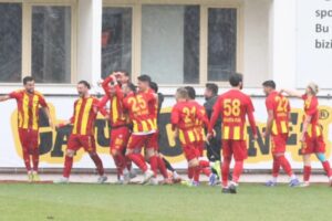 ÇORLU 1947 RAKİBİNİ GEÇTİ HAKEMİ GEÇEMEDİ