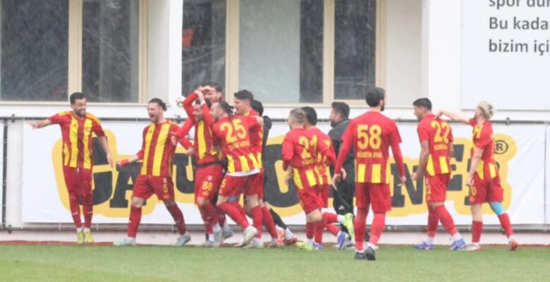 ÇORLU 1947 RAKİBİNİ GEÇTİ HAKEMİ GEÇEMEDİ